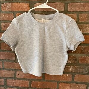 ALO Yoga Light Gray' Short Sleeve Tee